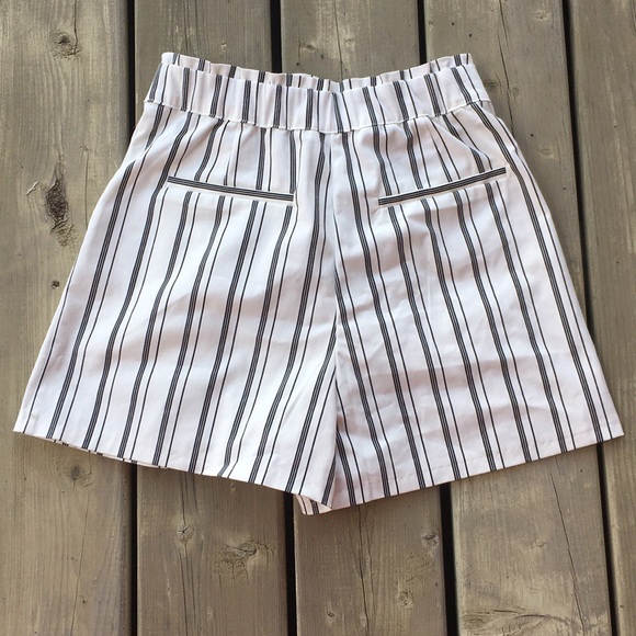 ZARA Belted Paper Bag Shorts - Picture 3 of 5